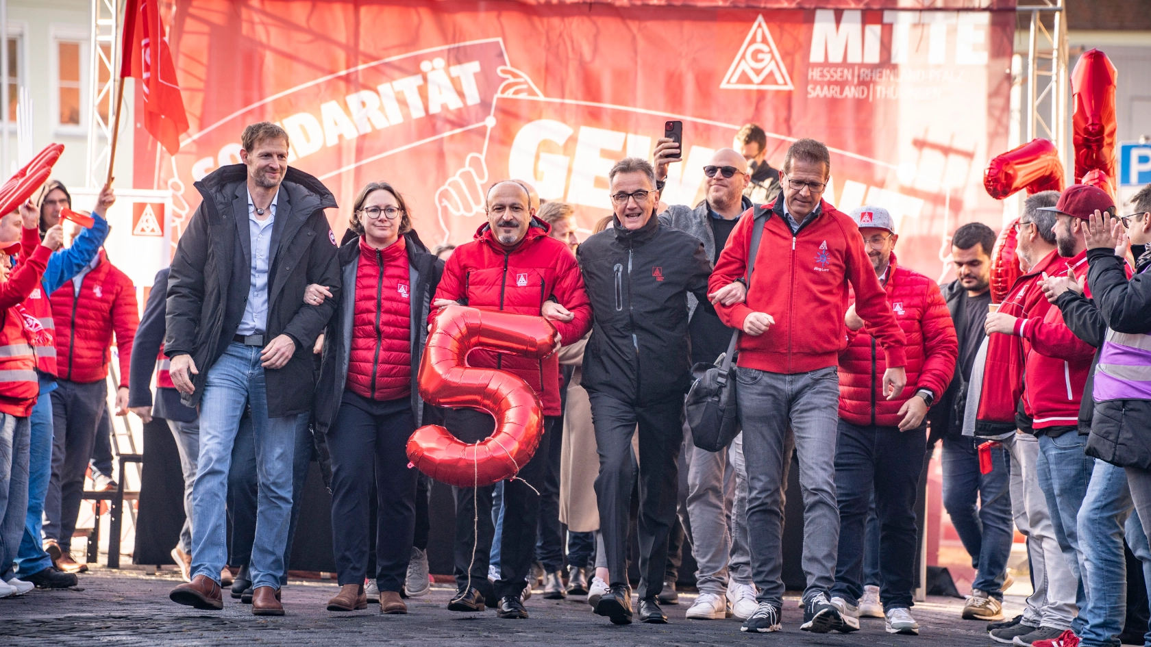 Tarifverhandlungen 2. Runde Bezirk Mitte in Hanau am 28.10.2026.