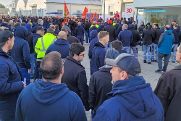 2.616 Postkarten für mehr Plus und Perspektiven